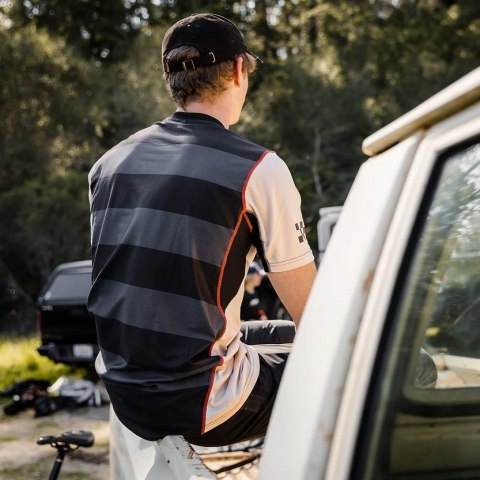 Koszulka FASTHOUSE Alloy Ronin SS Jersey - Cream, rozmiar XXL (NEW) Koszulka FASTHOUSE Alloy Ronin SS Jersey - Cream, rozmiar XXL (NEW)