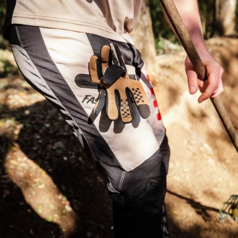 Rękawiczki Fasthouse Menace Speed Style Glove, Cream - roz. XL (NEW) Rękawiczki Fasthouse Menace Speed Style Glove, Cream - roz. XL (NEW)