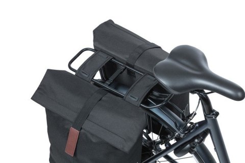Sakwa miejska podwójna BASIL CITY DOUBLE PANNIER BAG 28-32L, Universal Bridge System, wodoodporna black (NEW) Sakwa miejska podwójna BASIL CITY DOUBLE PANNIER BAG 28-32L, Universal Bridge System, wodoodporna black (NEW)
