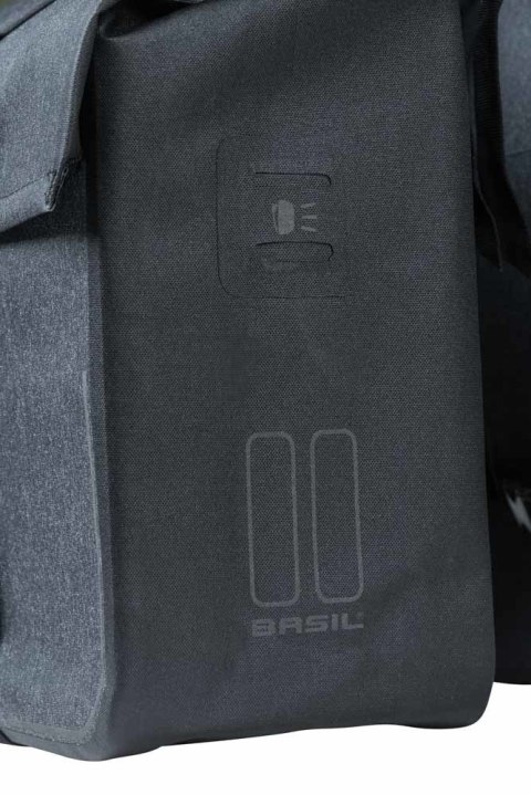 Sakwa miejska podwójna BASIL URBAN DRY DOUBLE BAG 50L, Universal Bridge System, 100% wodoodporna charcoal melee (NEW) Sakwa miejska podwójna BASIL URBAN DRY DOUBLE BAG 50L, Universal Bridge System, 100% wodoodporna charcoal melee (NEW)