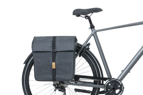 Sakwa miejska podwójna BASIL URBAN DRY DOUBLE BAG 50L, Universal Bridge System, 100% wodoodporna charcoal melee (NEW) Sakwa miejska podwójna BASIL URBAN DRY DOUBLE BAG 50L, Universal Bridge System, 100% wodoodporna charcoal melee (NEW)