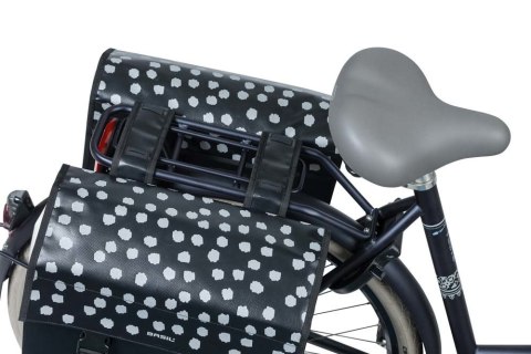 Sakwa miejska podwójna BASIL URBAN LOAD DOUBLE PANNIER BAG 48-53L, Universal Bridge System, 100% wodoodporna, black reflective/b Sakwa miejska podwójna BASIL URBAN LOAD DOUBLE PANNIER BAG 48-53L, Universal Bridge System, 100% wodoodporna, black reflective/b