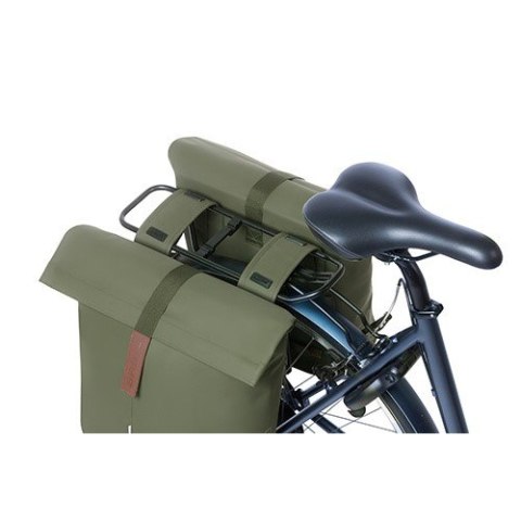 Sakwa miejska podwójna BASIL CITY DOUBLE PANNIER BAG 28-32L, Universal Bridge System, moss green (NEW) Sakwa miejska podwójna BASIL CITY DOUBLE PANNIER BAG 28-32L, Universal Bridge System, moss green (NEW)