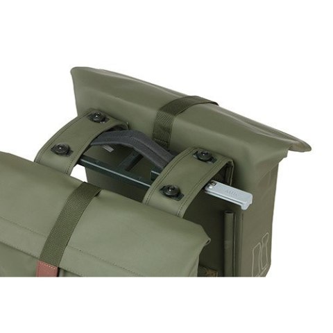 Sakwa miejska podwójna BASIL CITY DOUBLE PANNIER BAG MIK 28-32L, MIK System (ready to go), moss green (NEW) Sakwa miejska podwójna BASIL CITY DOUBLE PANNIER BAG MIK 28-32L, MIK System (ready to go), moss green (NEW)