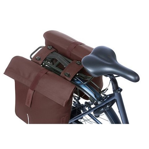 Sakwa miejska podwójna BASIL CITY DOUBLE PANNIER BAG MIK 28-32L, MIK System (ready to go), roasted brown (NEW) Sakwa miejska podwójna BASIL CITY DOUBLE PANNIER BAG MIK 28-32L, MIK System (ready to go), roasted brown (NEW)
