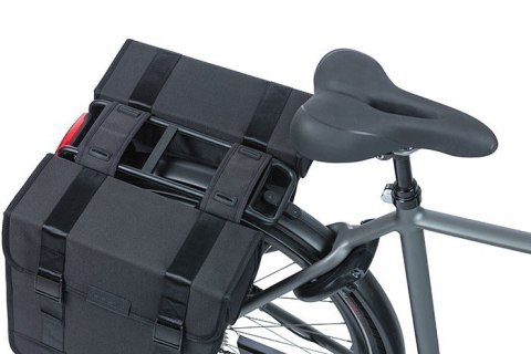 Sakwa miejska podwójna BASIL TOUR DOUBLE PANNIER BAG XL 35L, Universal Bridge System, wodoodporna black (NEW) Sakwa miejska podwójna BASIL TOUR DOUBLE PANNIER BAG XL 35L, Universal Bridge System, wodoodporna black (NEW)