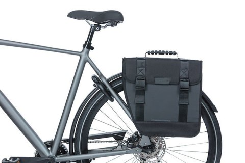 Sakwa miejska pojedyncza BASIL TOUR WATERPROOF SINGLE PANNIER BAG LEFT 14L, Hook On System, wodoodporna left black (NEW) Sakwa miejska pojedyncza BASIL TOUR WATERPROOF SINGLE PANNIER BAG LEFT 14L, Hook On System, wodoodporna left black (NEW)