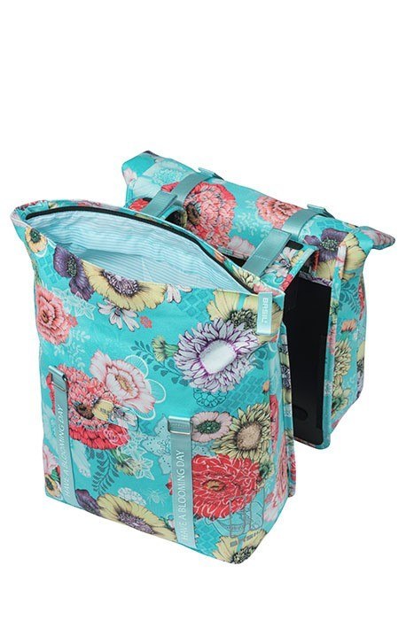 Sakwa podwójna na bagażnik BASIL BLOOM FIELD DOUBLE PANNIER BAG 28-35L, Universal Bridge System, sky blue (NEW) Sakwa podwójna na bagażnik BASIL BLOOM FIELD DOUBLE PANNIER BAG 28-35L, Universal Bridge System, sky blue (NEW)