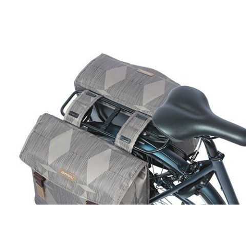 Torba na bagażnik BASIL ELEGANCE DOUBLE PANNIER BAG 40-49 Universal Bridge System, wodoodporna chateau taupe (NEW) Torba na bagażnik BASIL ELEGANCE DOUBLE PANNIER BAG 40-49 Universal Bridge System, wodoodporna chateau taupe (NEW)