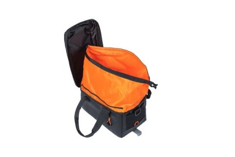 Torba na bagażnik BASIL MILES TARPAULIN TRUNKBAG MIK 7L, MIK System (ready to go), 100% wodoodporna black orange (NEW) Torba na bagażnik BASIL MILES TARPAULIN TRUNKBAG MIK 7L, MIK System (ready to go), 100% wodoodporna black orange (NEW)