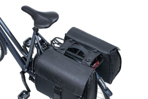 Uchwyt do skaw podwójnych BASIL ADDITIONAL HANDLE komp. z Universal Bridge System, materiał czarny black (NEW) Uchwyt do skaw podwójnych BASIL ADDITIONAL HANDLE komp. z Universal Bridge System, materiał czarny black (NEW)