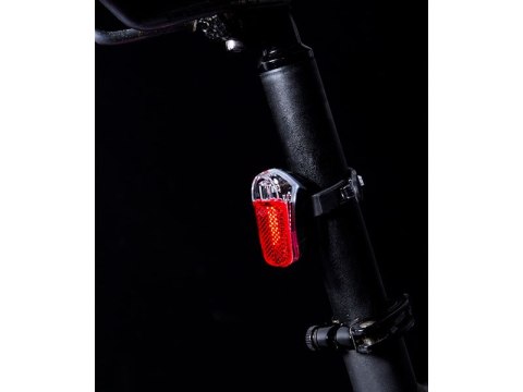 Lampka tylna SPANNINGA PYRO FLASH XB 20 lumenów + baterie czarna (DWZ) Lampka tylna SPANNINGA PYRO FLASH XB 20 lumenów + baterie czarna (DWZ)