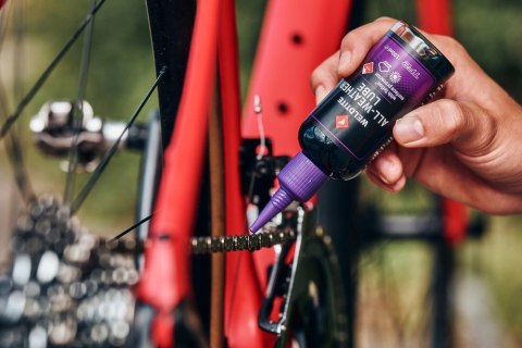 Olej do łańcucha WELDTITE ALL-WEATHER LUBE 100ml (warunki suche i mokre) (NEW) Olej do łańcucha WELDTITE ALL-WEATHER LUBE 100ml (warunki suche i mokre) (NEW)