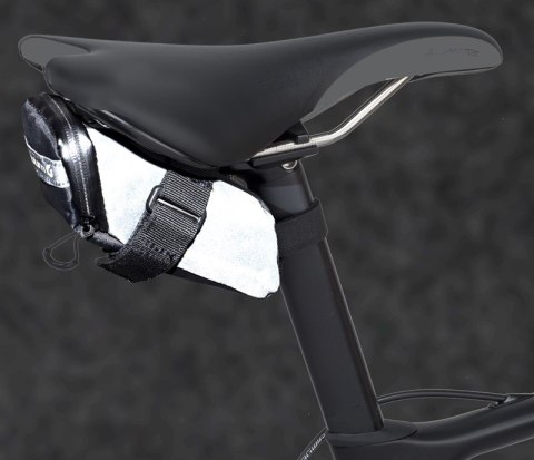 Torebka podsiodłowa BLACKBURN GRID REFLECTIVE S czarna (NEW) Torebka podsiodłowa BLACKBURN GRID REFLECTIVE S czarna (NEW)
