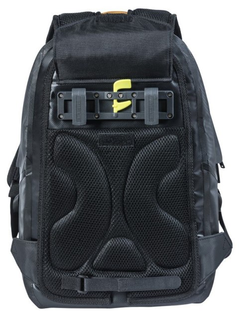Plecak BASIL URBAN DRY BACKPACK 18L, mocowanie na haki Hook-On System, matt black (NEW) Plecak BASIL URBAN DRY BACKPACK 18L, mocowanie na haki Hook-On System, matt black (NEW)