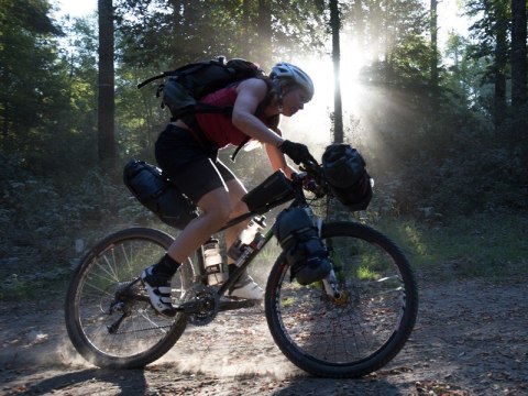 Torba na kierownicę BLACKBURN OUTPOST HANDLEBAR z workiem wodoodpornym (NEW) Torba na kierownicę BLACKBURN OUTPOST HANDLEBAR z workiem wodoodpornym (NEW)