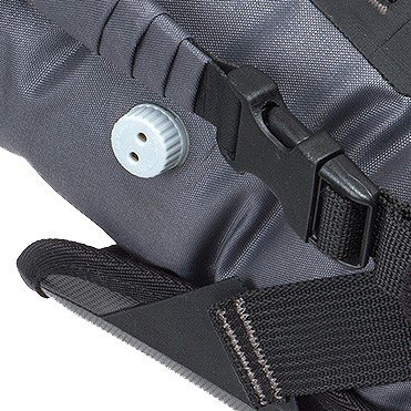 Torba pod siodło BLACKBURN OUTPOST ELITE SEAT PACK 10,5l z workiem wodoodpornym, metalowe mocowanie do sztycy pneumatycznej (NEW Torba pod siodło BLACKBURN OUTPOST ELITE SEAT PACK 10,5l z workiem wodoodpornym, metalowe mocowanie do sztycy pneumatycznej (NEW