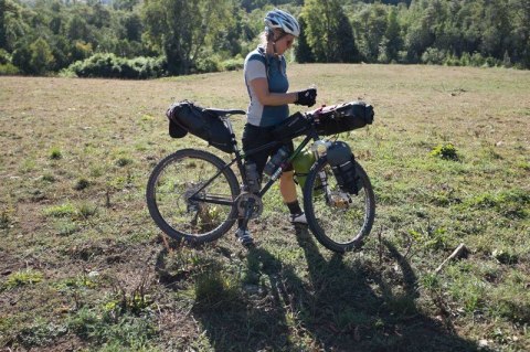 Torba pod siodło BLACKBURN OUTPOST SEAT PACK 10,5l z workiem wodoodpornym czarna (NEW) Torba pod siodło BLACKBURN OUTPOST SEAT PACK 10,5l z workiem wodoodpornym czarna (NEW)