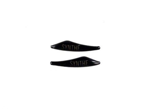 Naklejki do kasku z logo GIRO SYNTHE EYEWEAR GRIPPER do trzmania okularów 2szt. black roz. M/L (NEW) Naklejki do kasku z logo GIRO SYNTHE EYEWEAR GRIPPER do trzmania okularów 2szt. black roz. M/L (NEW)