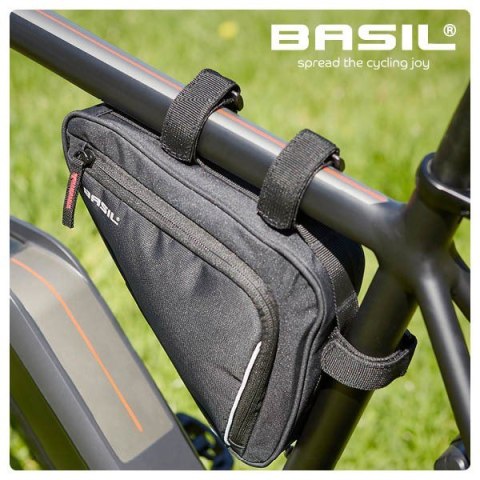 Torba trójkątna pod ramę BASIL SPORT DESIGN TRIANGLE FRAME BAG M 1.7L, wodoodporna czarna (NEW) Torba trójkątna pod ramę BASIL SPORT DESIGN TRIANGLE FRAME BAG M 1.7L, wodoodporna czarna (NEW)
