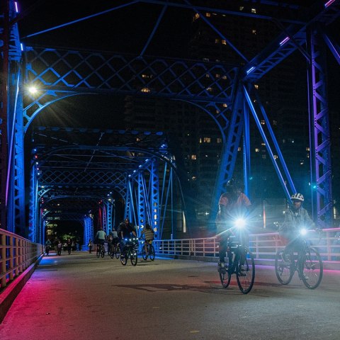 Zestaw lampki BLACKBURN DAYBLAZER przód 550 lumenów, tył 65 lumenów (NEW) => zamiennik BBN-7163189 (NEW 2025) Zestaw lampki BLACKBURN DAYBLAZER przód 550 lumenów, tył 65 lumenów (NEW) => zamiennik BBN-7163189 (NEW 2025)