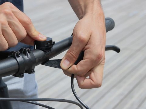 Pokrowiec na telefon kierownicę na rower, motocykl, hulajnogę SHAPEHEART BIKE AMZ roz.M < 14,7 cm (NEW) Pokrowiec na telefon kierownicę na rower, motocykl, hulajnogę SHAPEHEART BIKE AMZ roz.M < 14,7 cm (NEW)