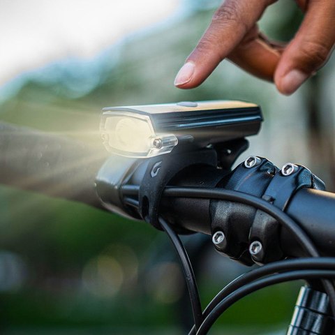 Lampka przednia BLACKBURN DAYBLAZER 550 FRONT USB-C, 550 lumenów czarna (NEW) Lampka przednia BLACKBURN DAYBLAZER 550 FRONT USB-C, 550 lumenów czarna (NEW)