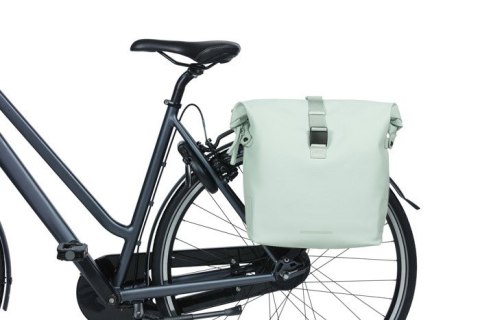 Sakwa podwójna BASIL SOHO DOUBLE PANNIER BAG NORDLICHT MIK, MIK System (ready to go) 41L 100% wodoodporna pastel green oświetlen Sakwa podwójna BASIL SOHO DOUBLE PANNIER BAG NORDLICHT MIK, MIK System (ready to go) 41L 100% wodoodporna pastel green oświetlen