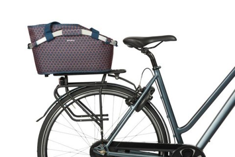 Kosz na bagażnik BASIL FLAIR CARRY ALL REAR BASKET, MIK z adapterem do mocowania (ready to go), 22L, Wodoodporna, Navy (NEW 2025 Kosz na bagażnik BASIL FLAIR CARRY ALL REAR BASKET, MIK z adapterem do mocowania (ready to go), 22L, Wodoodporna, Navy (NEW 2025