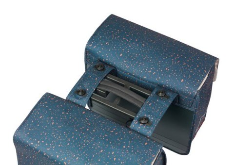 Sakwy BASIL FLAIR DOUBLE BICYCLE BAG, MIK z adapterem do mocowania (ready to go), 35L, Wodoodporna, Navy (NEW 2025) Sakwy BASIL FLAIR DOUBLE BICYCLE BAG, MIK z adapterem do mocowania (ready to go), 35L, Wodoodporna, Navy (NEW 2025)