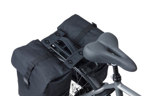 Sakwy BASIL MOVE DOUBLE BICYCLE BAG, MIK z adapterem do mocowania (ready to go), 30L, Wodoodporna, Black (NEW 2025) Sakwy BASIL MOVE DOUBLE BICYCLE BAG, MIK z adapterem do mocowania (ready to go), 30L, Wodoodporna, Black (NEW 2025)