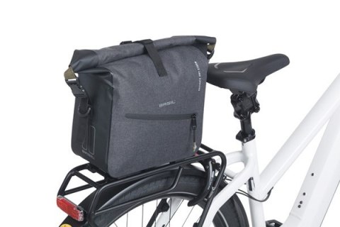 Torba na bagażnik BASIL NAVIGATOR STORM, MIK z adapterem do mocowania (ready to go), 13L, Wodoodporna, Czarna (NEW 2025) Torba na bagażnik BASIL NAVIGATOR STORM, MIK z adapterem do mocowania (ready to go), 13L, Wodoodporna, Czarna (NEW 2025)