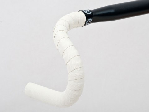 Owijka na kierownicę BIKE RIBBON GRIP EVO gr.2,5mm latex biała (NEW) Owijka na kierownicę BIKE RIBBON GRIP EVO gr.2,5mm latex biała (NEW)