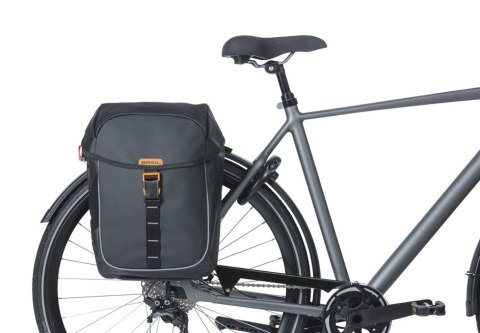 Sakwa miejska podwójna BASIL MILES TARPAULIN DOUBLE PANNIER BAG MIK 34L, MIK System (ready to go), 100% wodoodporna black orange Sakwa miejska podwójna BASIL MILES TARPAULIN DOUBLE PANNIER BAG MIK 34L, MIK System (ready to go), 100% wodoodporna black orange