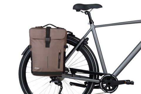 Sakwy BASIL MOVE DOUBLE BICYCLE BAG, MIK z adapterem do mocowania (ready to go), 30L, Wodoodporna, Brown (NEW 2025) Sakwy BASIL MOVE DOUBLE BICYCLE BAG, MIK z adapterem do mocowania (ready to go), 30L, Wodoodporna, Brown (NEW 2025)