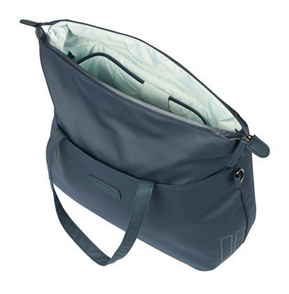 Torba BASIL MANHATTAN COMMUTER BICYCLE LAPTOP BAG, HOOK-ON, 12L, Wodoodporna, Navy (NEW 2025) Torba BASIL MANHATTAN COMMUTER BICYCLE LAPTOP BAG, HOOK-ON, 12L, Wodoodporna, Navy (NEW 2025)