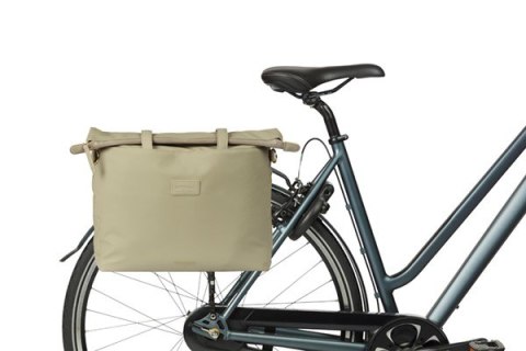 Torba BASIL MANHATTAN COMMUTER OFFICE BICYCLE BAG, HOOK-ON, 12L, Wodoodporna, Taupe (NEW 2025) Torba BASIL MANHATTAN COMMUTER OFFICE BICYCLE BAG, HOOK-ON, 12L, Wodoodporna, Taupe (NEW 2025)