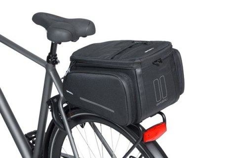 Torba na bagażnik BASIL MOVE TRUNK BAG, MIK z adapterem do mocowania (ready to go), 10-26L, Wodoodporna, Black (NEW 2025) Torba na bagażnik BASIL MOVE TRUNK BAG, MIK z adapterem do mocowania (ready to go), 10-26L, Wodoodporna, Black (NEW 2025)