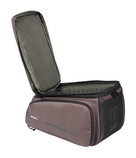 Torba na bagażnik BASIL MOVE TRUNK BAG, MIK z adapterem do mocowania (ready to go), 10-26L, Wodoodporna, Brown (NEW 2025) Torba na bagażnik BASIL MOVE TRUNK BAG, MIK z adapterem do mocowania (ready to go), 10-26L, Wodoodporna, Brown (NEW 2025)