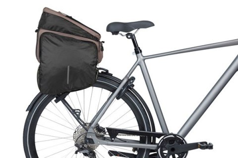 Torba na bagażnik BASIL MOVE TRUNK BAG, MIK z adapterem do mocowania (ready to go), 10-26L, Wodoodporna, Brown (NEW 2025) Torba na bagażnik BASIL MOVE TRUNK BAG, MIK z adapterem do mocowania (ready to go), 10-26L, Wodoodporna, Brown (NEW 2025)