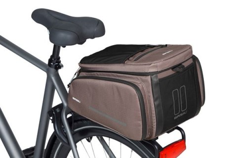 Torba na bagażnik BASIL MOVE TRUNK BAG, MIK z adapterem do mocowania (ready to go), 10-26L, Wodoodporna, Brown (NEW 2025) Torba na bagażnik BASIL MOVE TRUNK BAG, MIK z adapterem do mocowania (ready to go), 10-26L, Wodoodporna, Brown (NEW 2025)