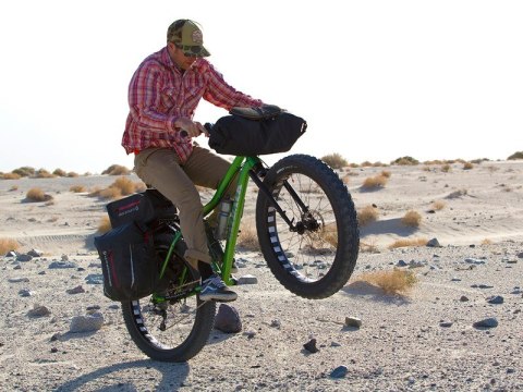 Bagażnik tylny BLACKBURN OUTPOST FAT BIKE 26"x1.0"-29"x4.0" regulacja szerokości do 31,8kg grafitowy (NEW) Bagażnik tylny BLACKBURN OUTPOST FAT BIKE 26"x1.0"-29"x4.0" regulacja szerokości do 31,8kg grafitowy (NEW)