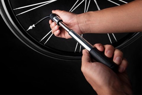 Pompka ręczna BIRZMAN Velocity MTB Black (Presta/Schrader), 90psi/6.2bar, Długość 183mm, CNC, Czarna Pompka ręczna BIRZMAN Velocity MTB Black (Presta/Schrader), 90psi/6.2bar, Długość 183mm, CNC, Czarna