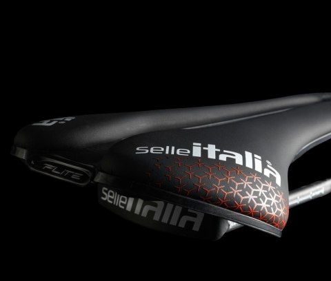 Siodło SELLE ITALIA FLITE BOOST PRO TEAM KIT CARBONIO SUPERFLOW L (id match L3), 170g (NEW). Siodło SELLE ITALIA FLITE BOOST PRO TEAM KIT CARBONIO SUPERFLOW L (id match L3), 170g (NEW).