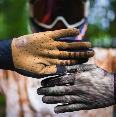 Rękawiczki Fasthouse Blitz Glove, Emil Johansson Signature, Black Wash - roz. L Rękawiczki Fasthouse Blitz Glove, Emil Johansson Signature, Black Wash - roz. L