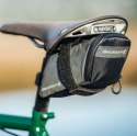 Torba pod siodło BLACKBURN GRID MEDIUM SEAT BAG black, wodoodporna, odblaskowa, 0,8L (NEW 2025)