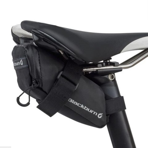 Torba pod siodło BLACKBURN GRID SMALL SEAT BAG black, wodoodporna, odblaskowa, 0,4L (NEW 2025) Torba pod siodło BLACKBURN GRID SMALL SEAT BAG black, wodoodporna, odblaskowa, 0,4L (NEW 2025)