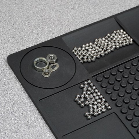 Mata serwisowa WELDTITE RUBBER WORKSHOP MAT WITH MAGNET, Gumowa z magnesem (NEW) Mata serwisowa WELDTITE RUBBER WORKSHOP MAT WITH MAGNET, Gumowa z magnesem (NEW)