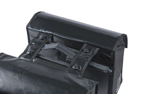 Sakwa miejska podwójna BASIL URBAN LOAD DOUBLE PANNIER BAG 48-53L, MIK System (ready to go), 100% wodoodporna, black/black (NEW Sakwa miejska podwójna BASIL URBAN LOAD DOUBLE PANNIER BAG 48-53L, MIK System (ready to go), 100% wodoodporna, black/black (NEW